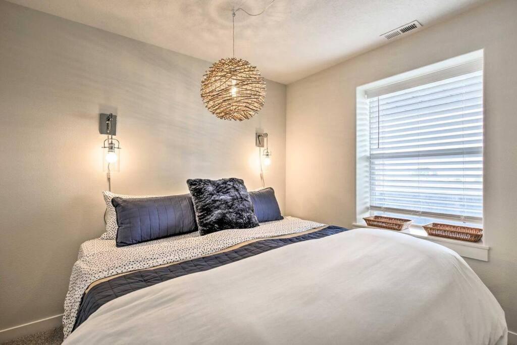 Modern Oregon Retreat W/ Deck, Hot Tub, Ocean View ดีโพเบย์ ภายนอก รูปภาพ
