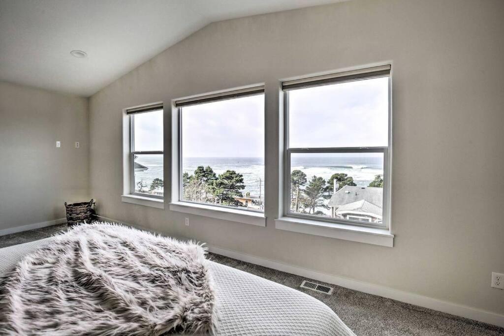 Modern Oregon Retreat W/ Deck, Hot Tub, Ocean View ดีโพเบย์ ภายนอก รูปภาพ